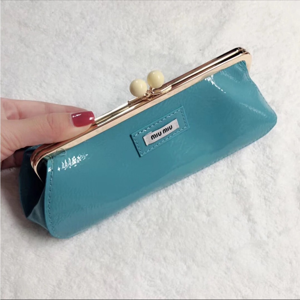Miu Miu Turquoise Leather Kiss-Lock Crossbody Bag - Picture 4 of 9